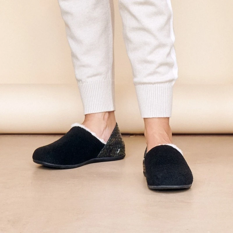 Strive Sofia Black Women's Orthopaedic Slippers 4 Strive Sofia Black Women's Orthopaedic Slippers - Image 4